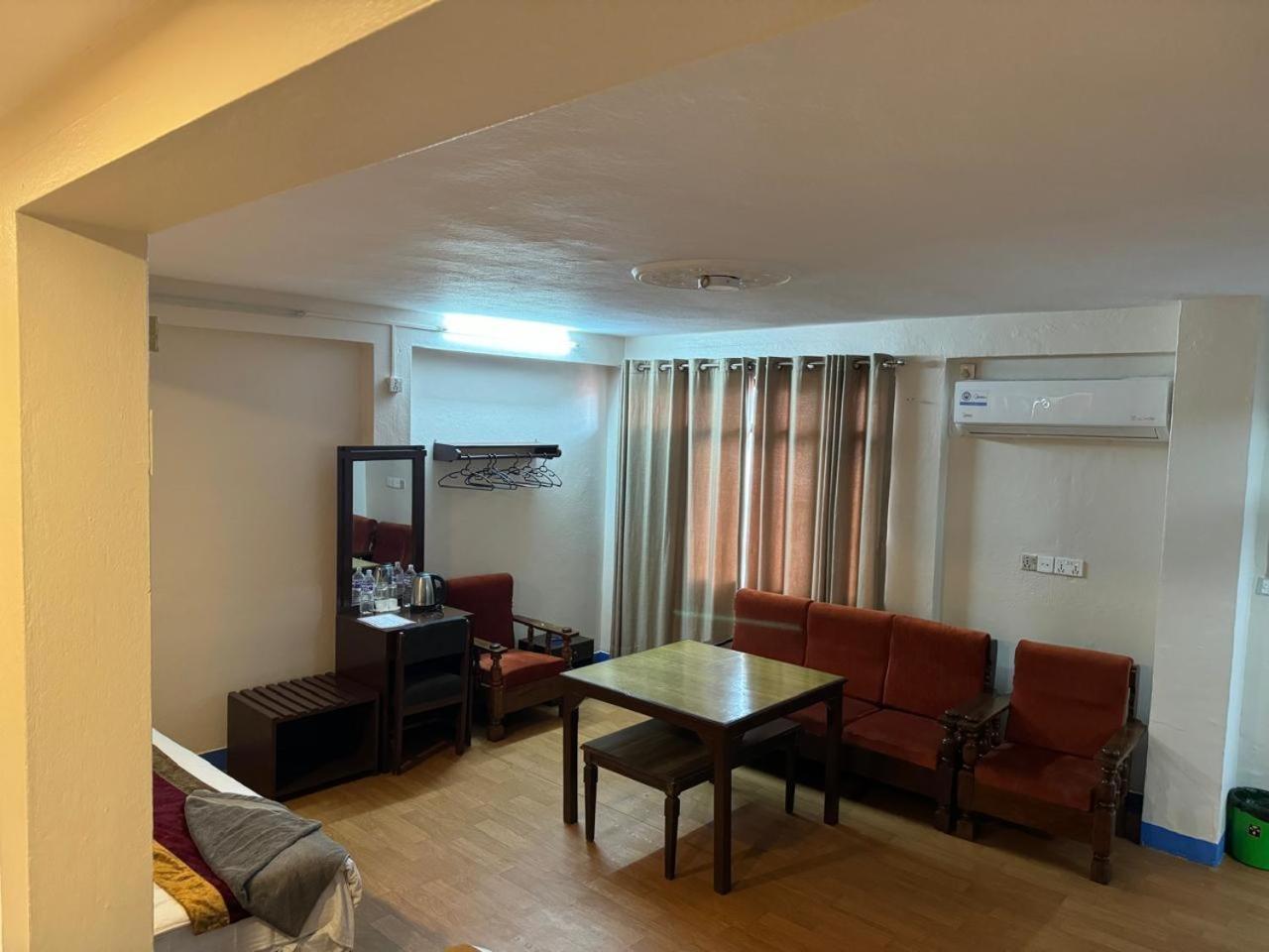 Hotel Silver Jubilee Kathmandu Exterior photo